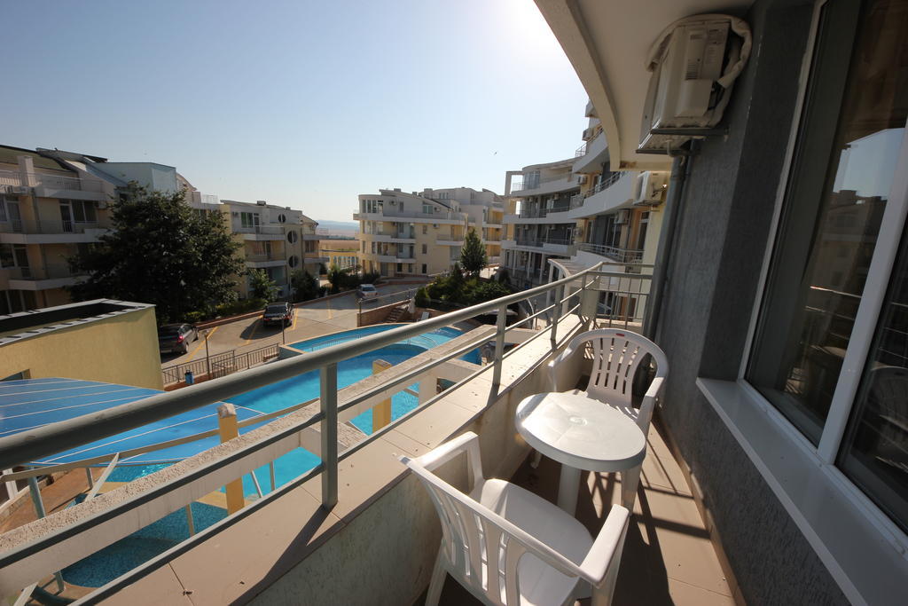 Menada Sunset Kosharitsa Apartments Esterno foto